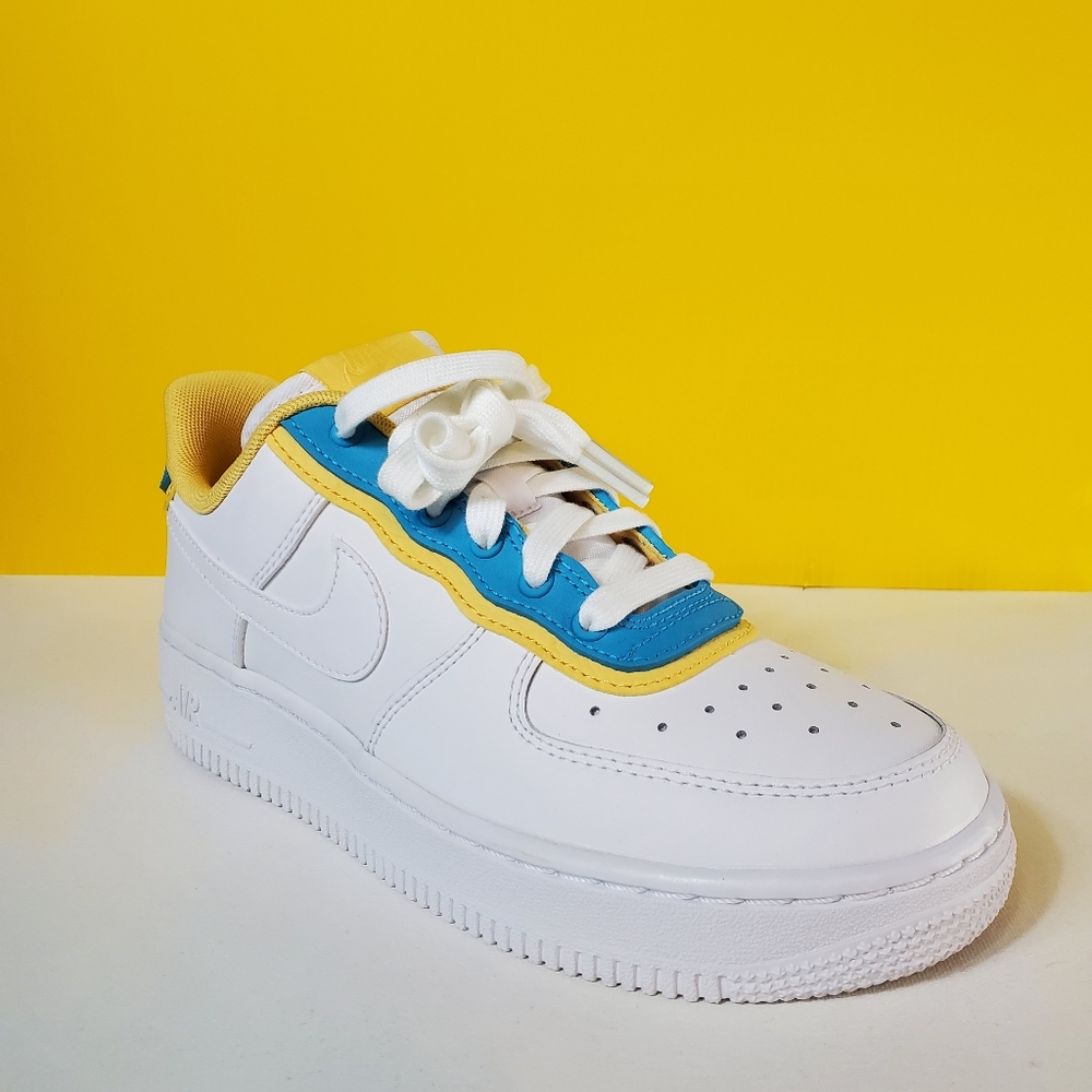 Nike Air Force 1 SE "white light blue topaz gold"